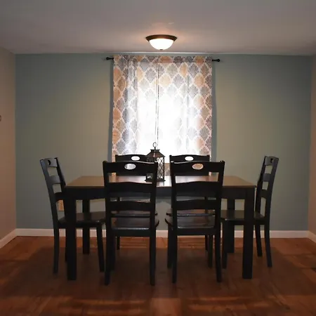 Cozy 2 Bedroom House